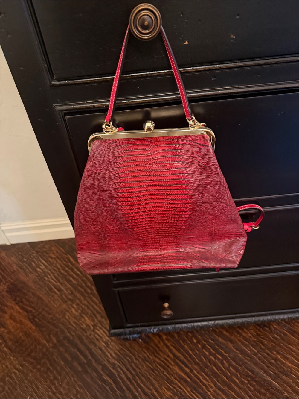 Frances Valentine Red Structured Frame-Top Shoulder Bag - Picture 3 of 5
